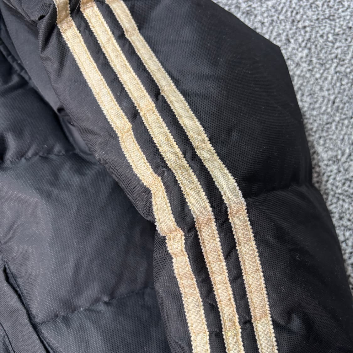 아디다스 블랙 골드 3S 다운 자켓 (100) 상품이미지3