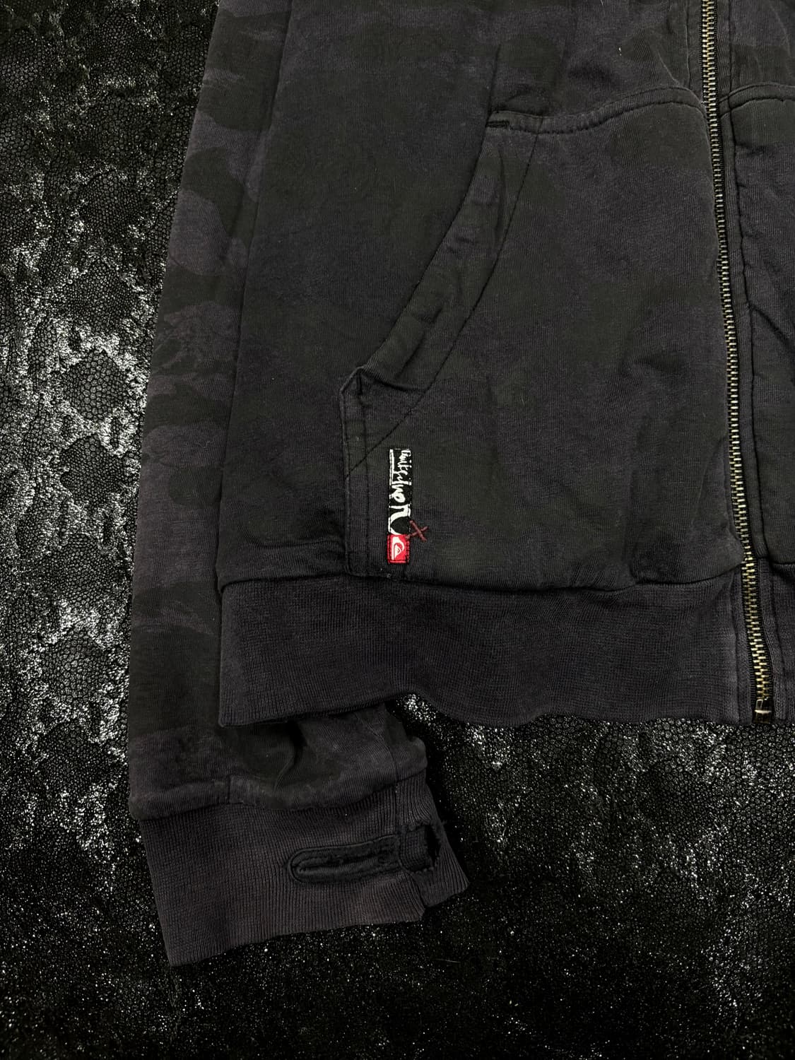 “Vintage” Dark Camo Pattern Hoodie Zip U 상품이미지2