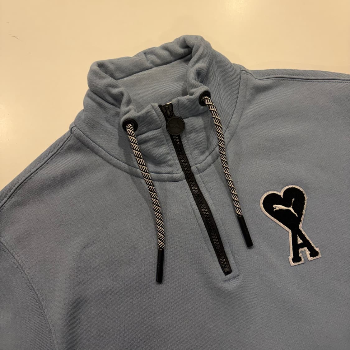 [XS] 푸마 x 아미 하프집업 맨투맨 페이디드 데님 D642 상품이미지3