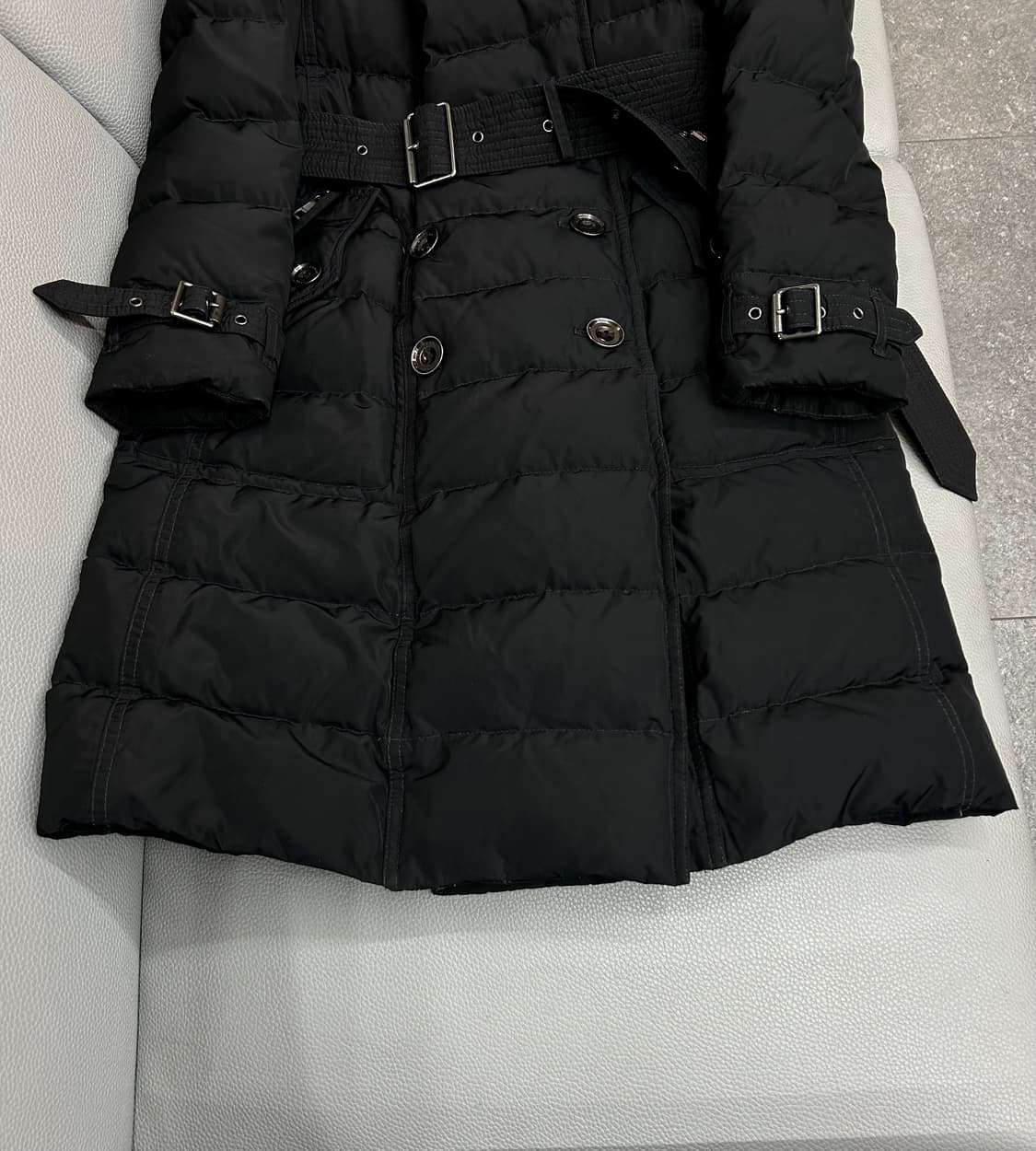 버버리 블랙 알러데일 폭스퍼 롱패딩(XS) 상품이미지5