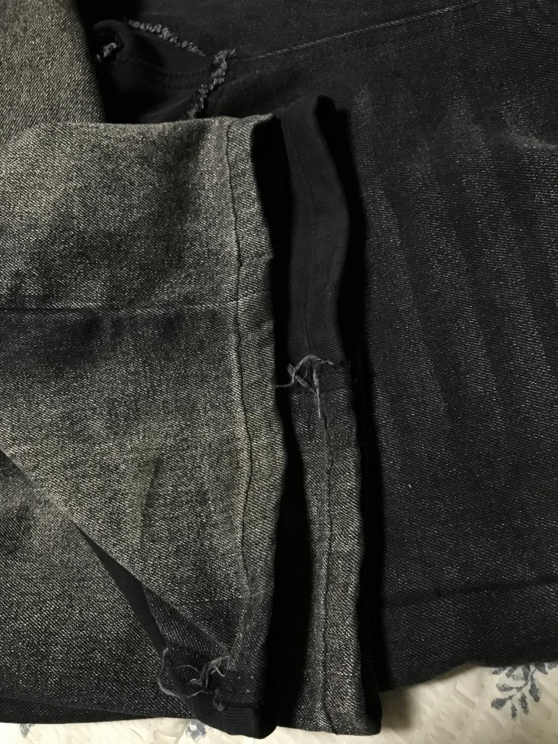   Yiyae Layered Cut-up Denim Pants Black 상품이미지2