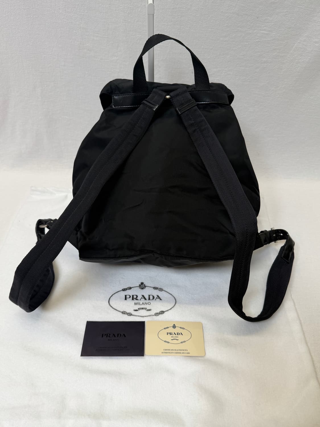 정품 프라다 포코노 나일론 원포켓 백팩 미디움 블랙 상품이미지5