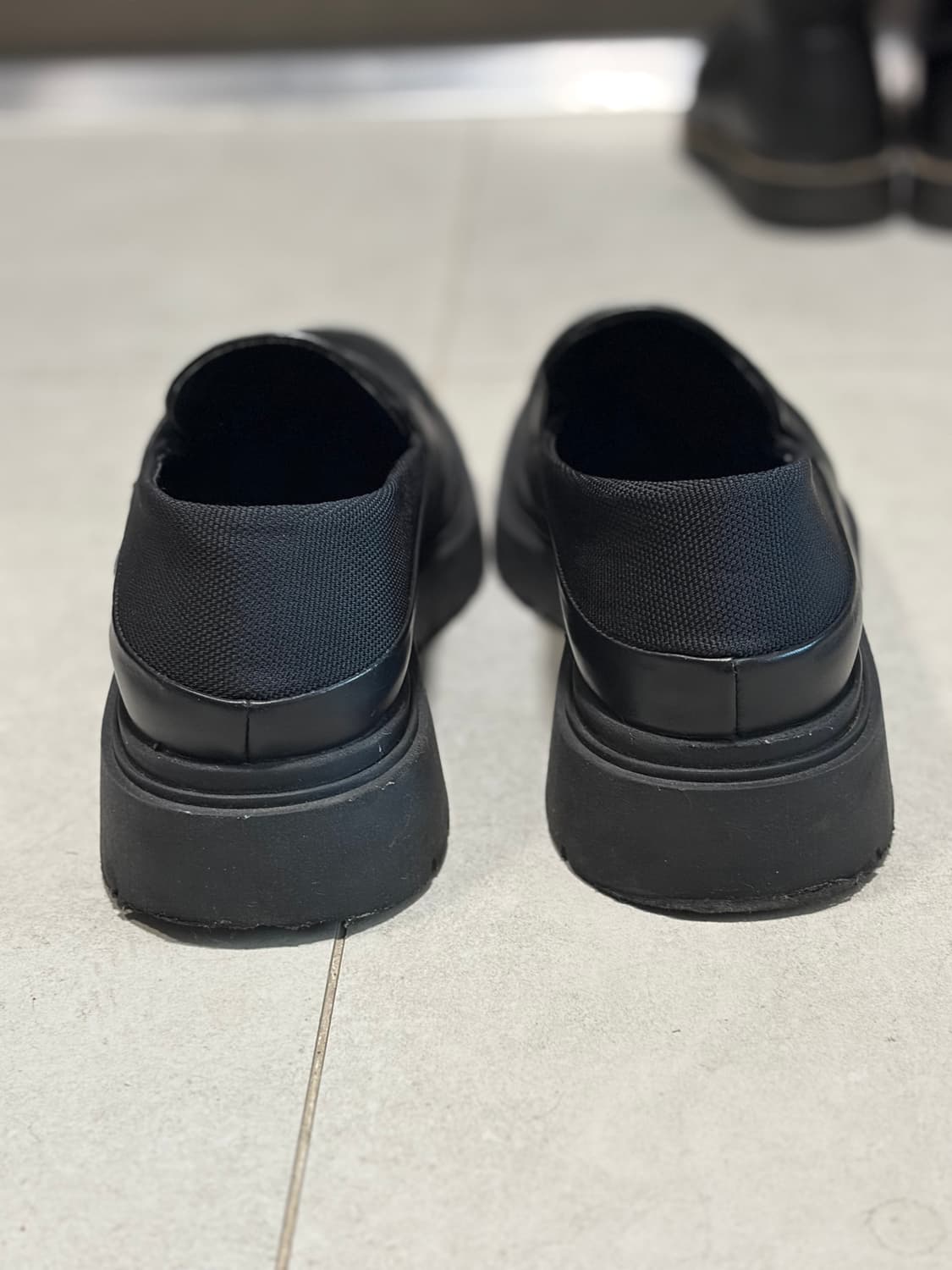 자라(ZARA) 남성 청키 로퍼 블랙 상품이미지2