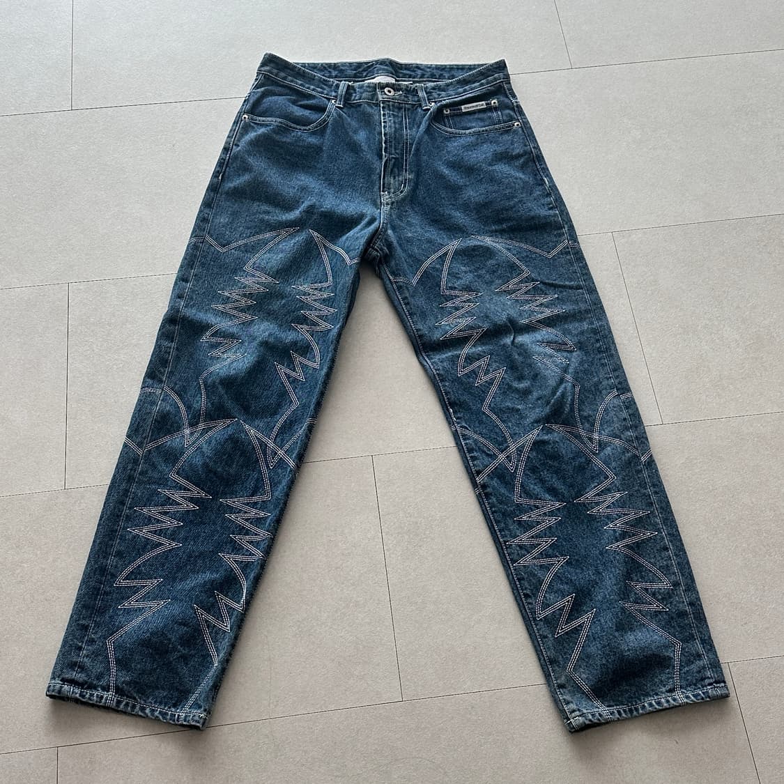 디스이즈네버댓 Embroidery Jean Mid Blue 상품이미지1