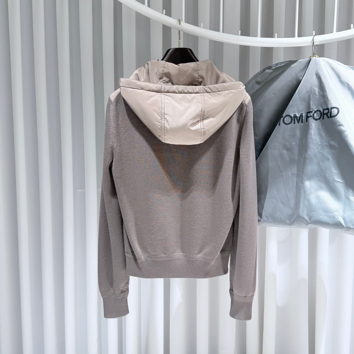 (A+/48) / 톰포드 라이트 패디드 나일론 니트 후드 집업 상품이미지6