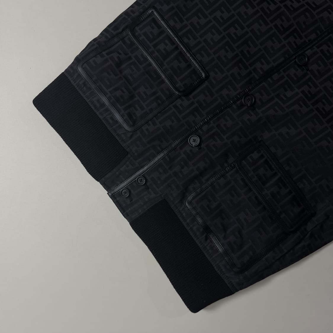 [52/당일출고]펜디 FF로고 봄버 자켓 상품이미지4