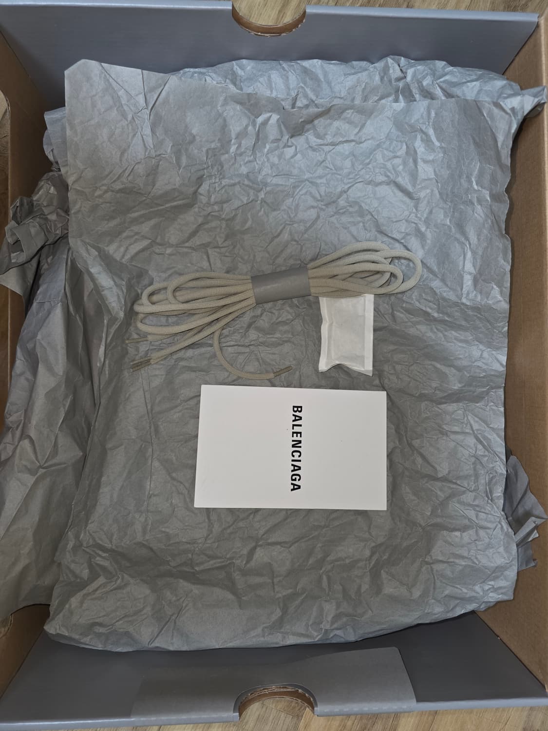 발렌시아가 디펜더 (바운서) 베이지 42 백화점판 상품이미지4