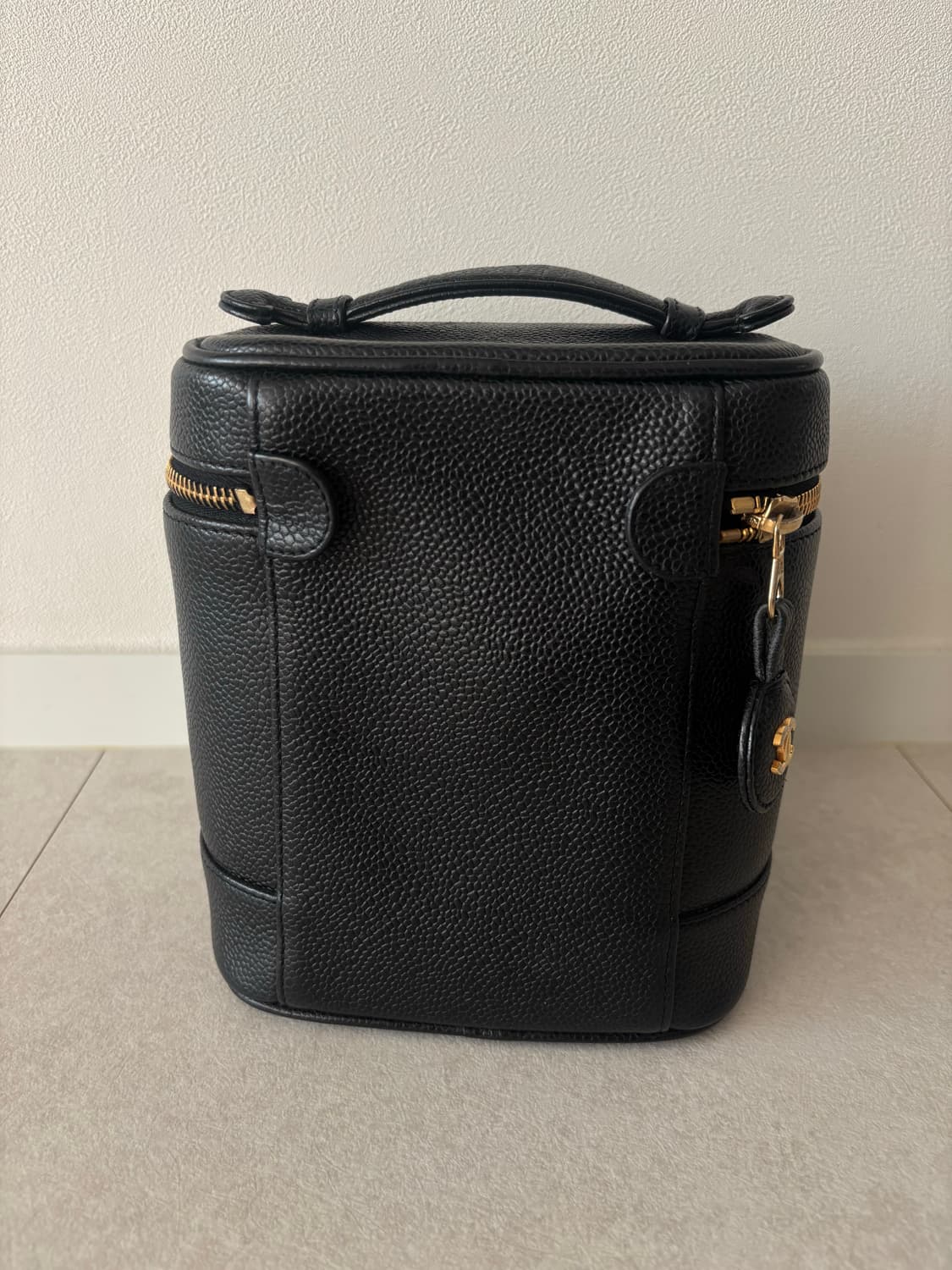 샤넬 빈티지 베니티백 블랙 금장 캐비어 상품이미지2