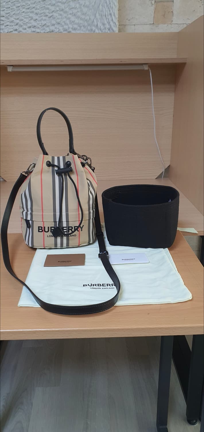 버버리 포이베 버킷백/크로스백 새상품급 정품(감정O) 상품이미지2