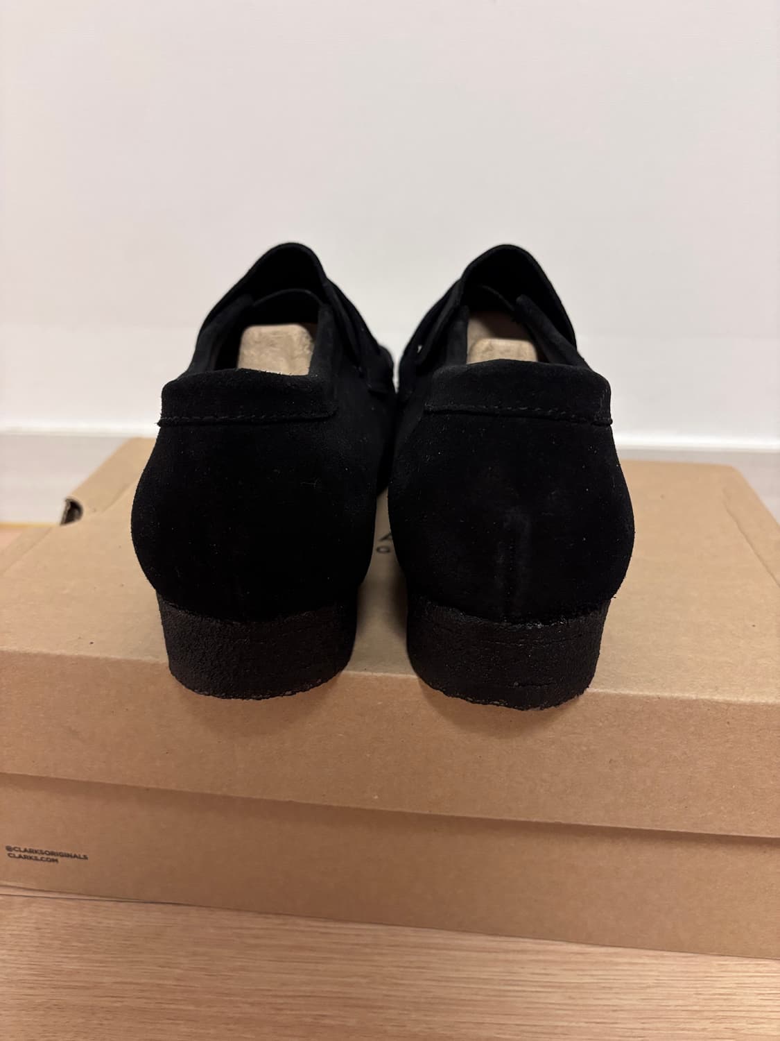 새상품) 250 클락스 왈라비 로퍼 블랙 스웨이드 상품이미지4