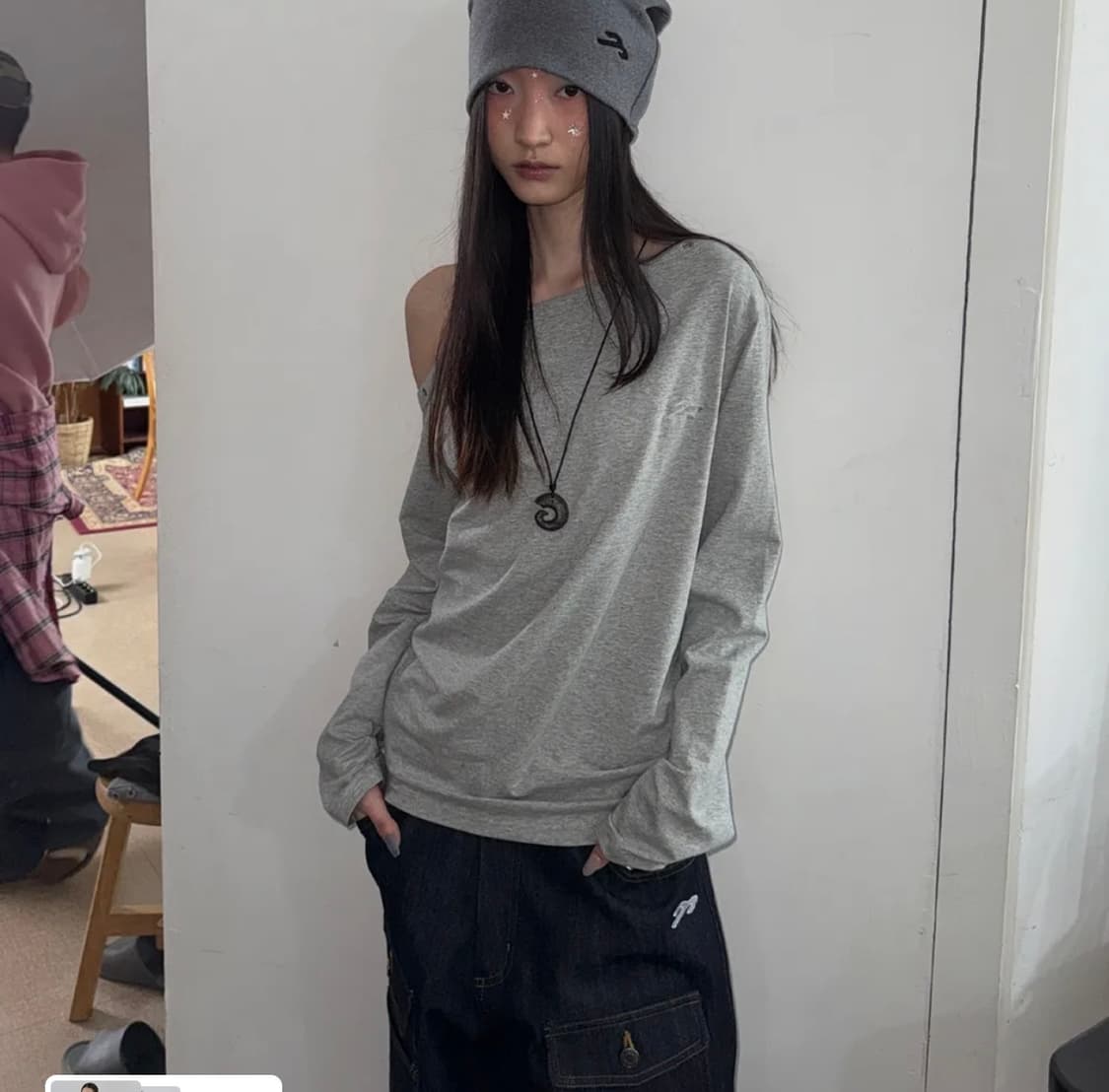탄산마그네슘x송이송이 원숄더 아일렛 롱슬리브 + 비니 상품이미지1