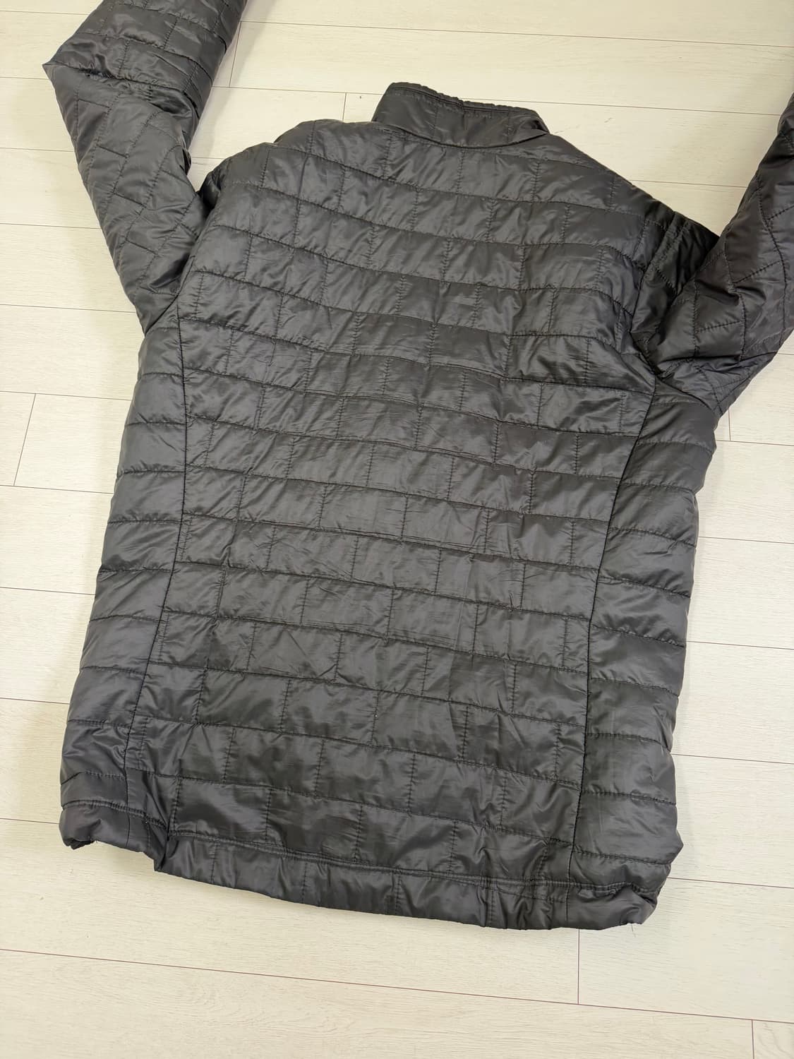 파타고니아 나노퍼프 자켓 M 사이즈 차콜색상  상태 9.7/10  사진찍 상품이미지6