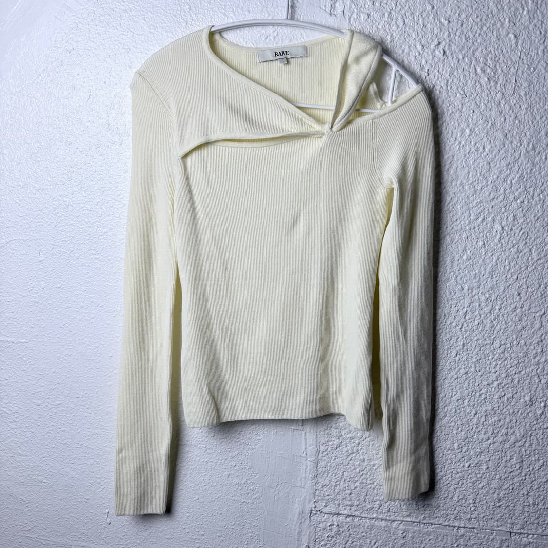 레이브 Twist Cut-out Knit 아이보리 상품이미지5