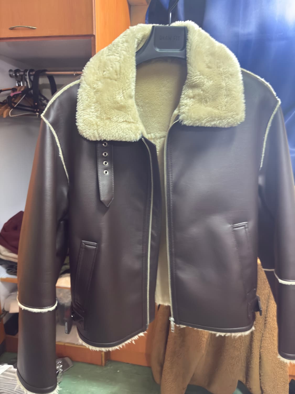 (미사용) 드로우핏 오버사이즈 라인 무스탕 자켓 상품이미지3