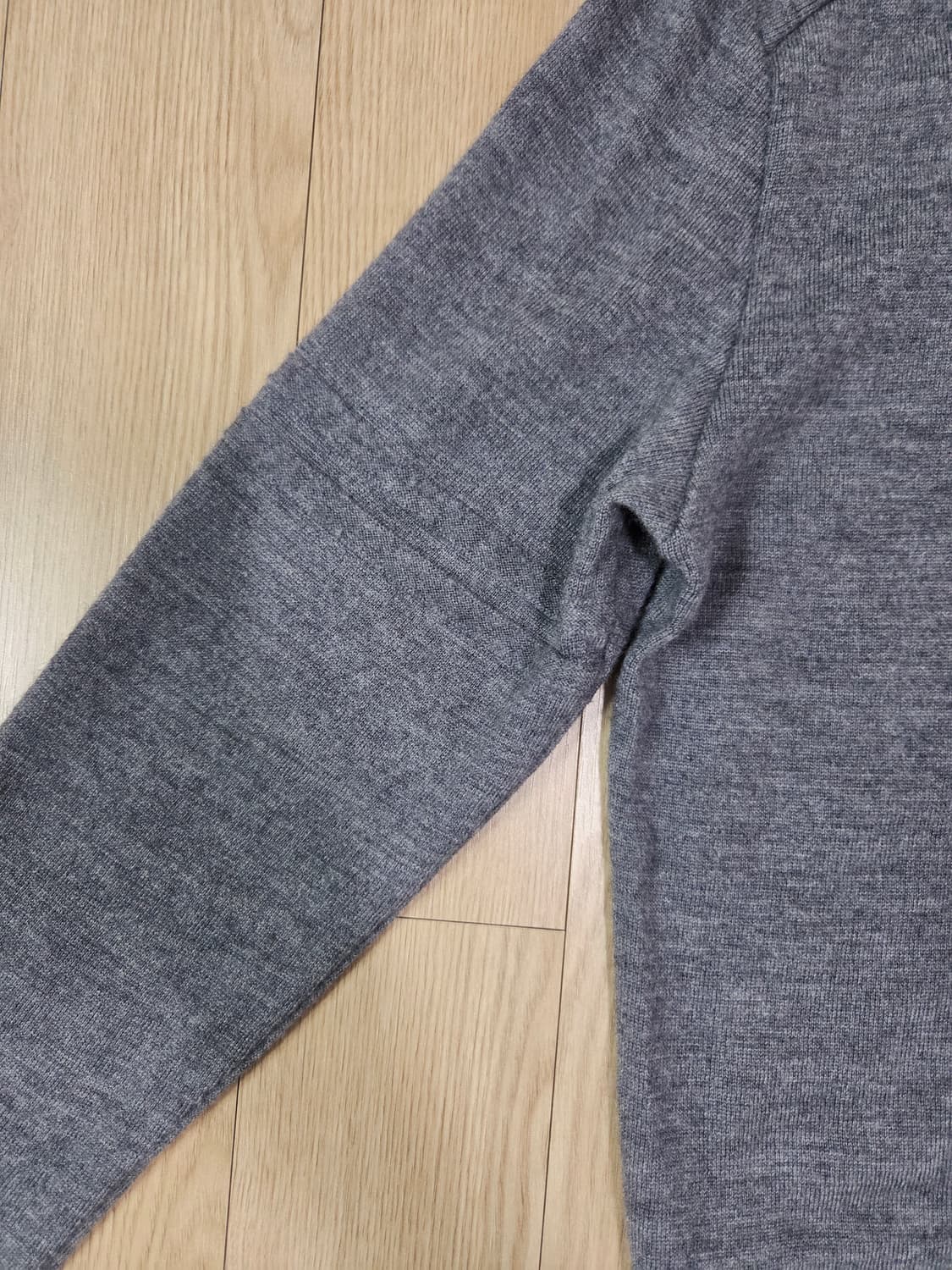 THE TWELVE JAPAN 그레이 브이넥 니트 상품이미지5