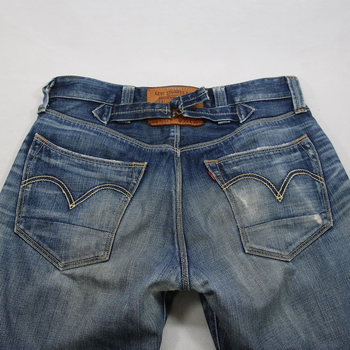 (착용컷) 리바이스 503 신치백 데님 팬츠 (남성용 33.5) 상품이미지8