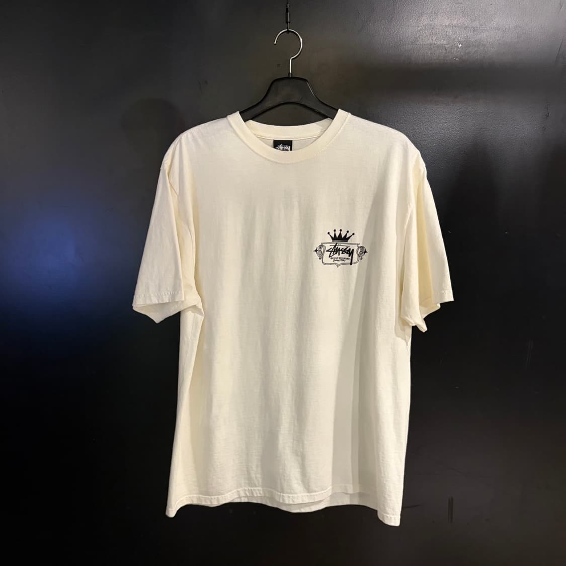스투시 크라운 로고 반팔티 상품이미지1