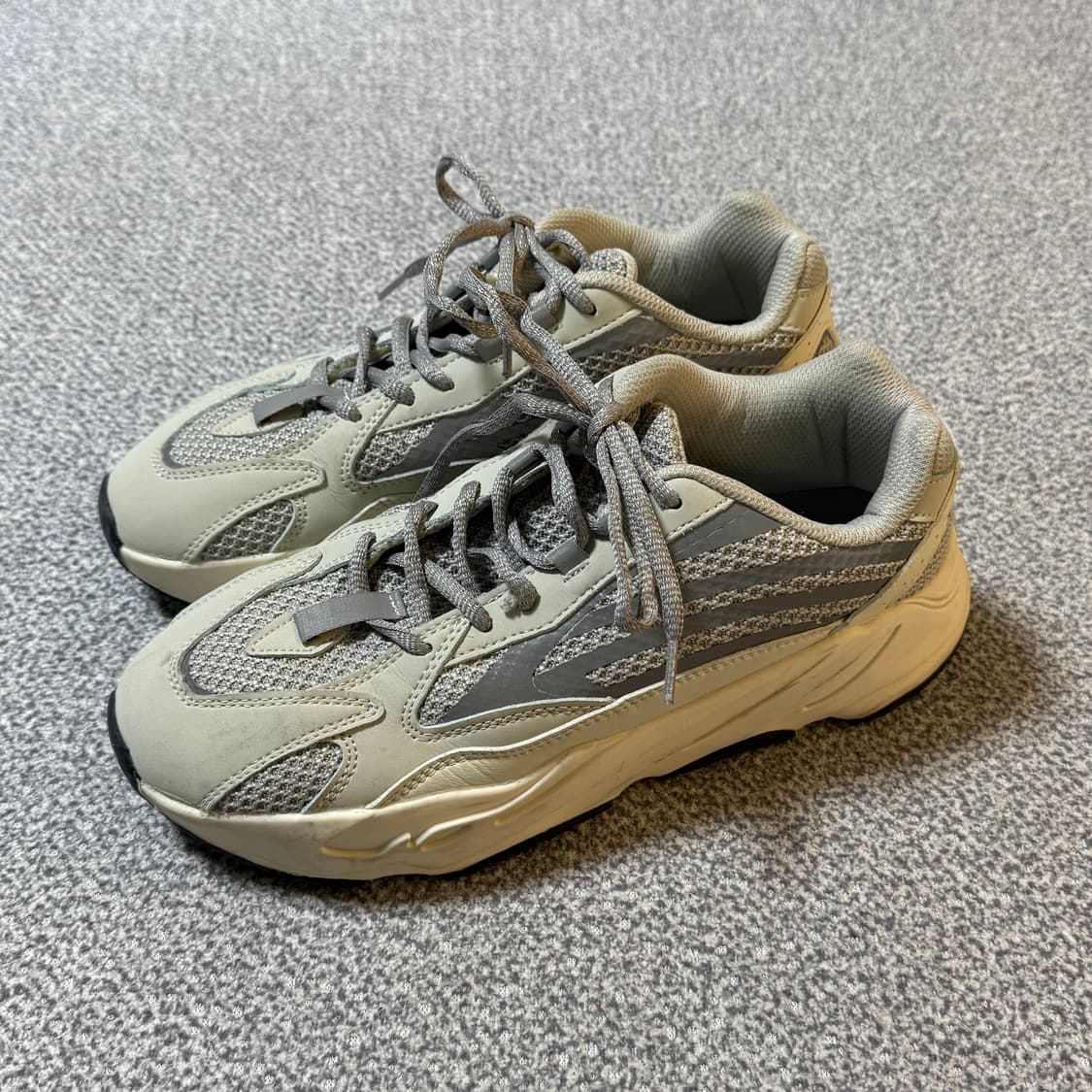 [정가 35만원] 아디다스 이지부스트 275 상품이미지5