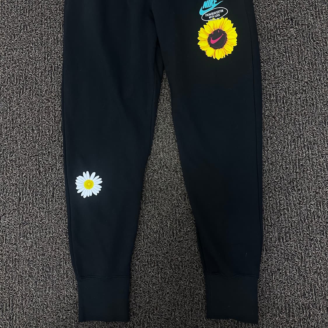 [새상품] NIKE 나이키 플라워 조거팬츠 블랙 M 상품이미지3