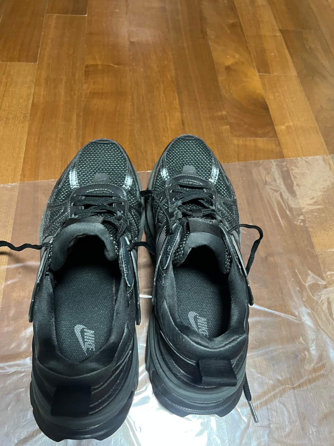 나이키 V2K 런 블랙 앤트러사이트 285 상품이미지4