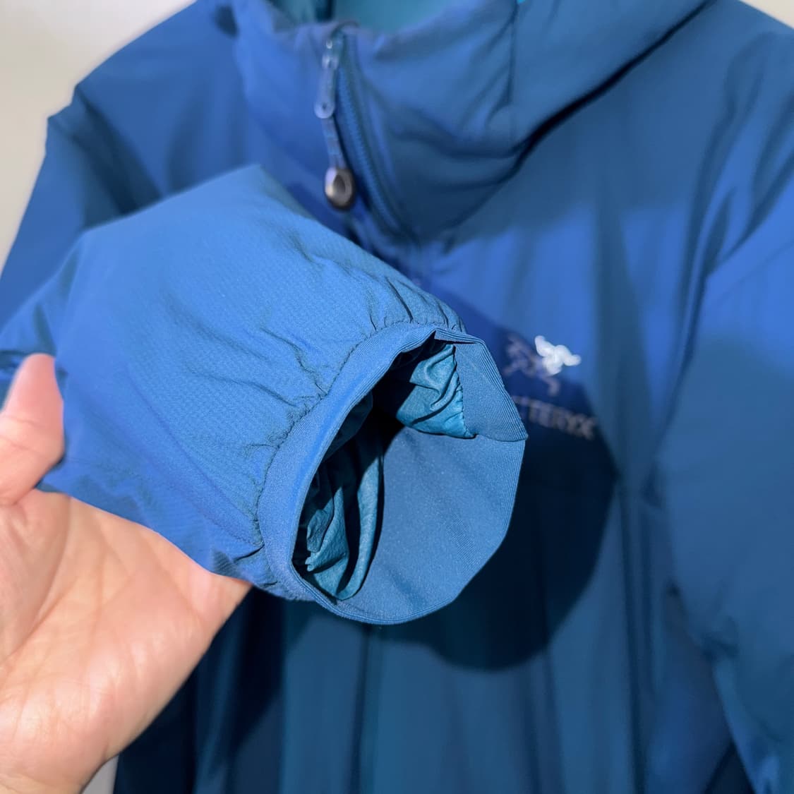 아크테릭스 아톰 후디 블루 M (남성 100-슬림105) 상품이미지4