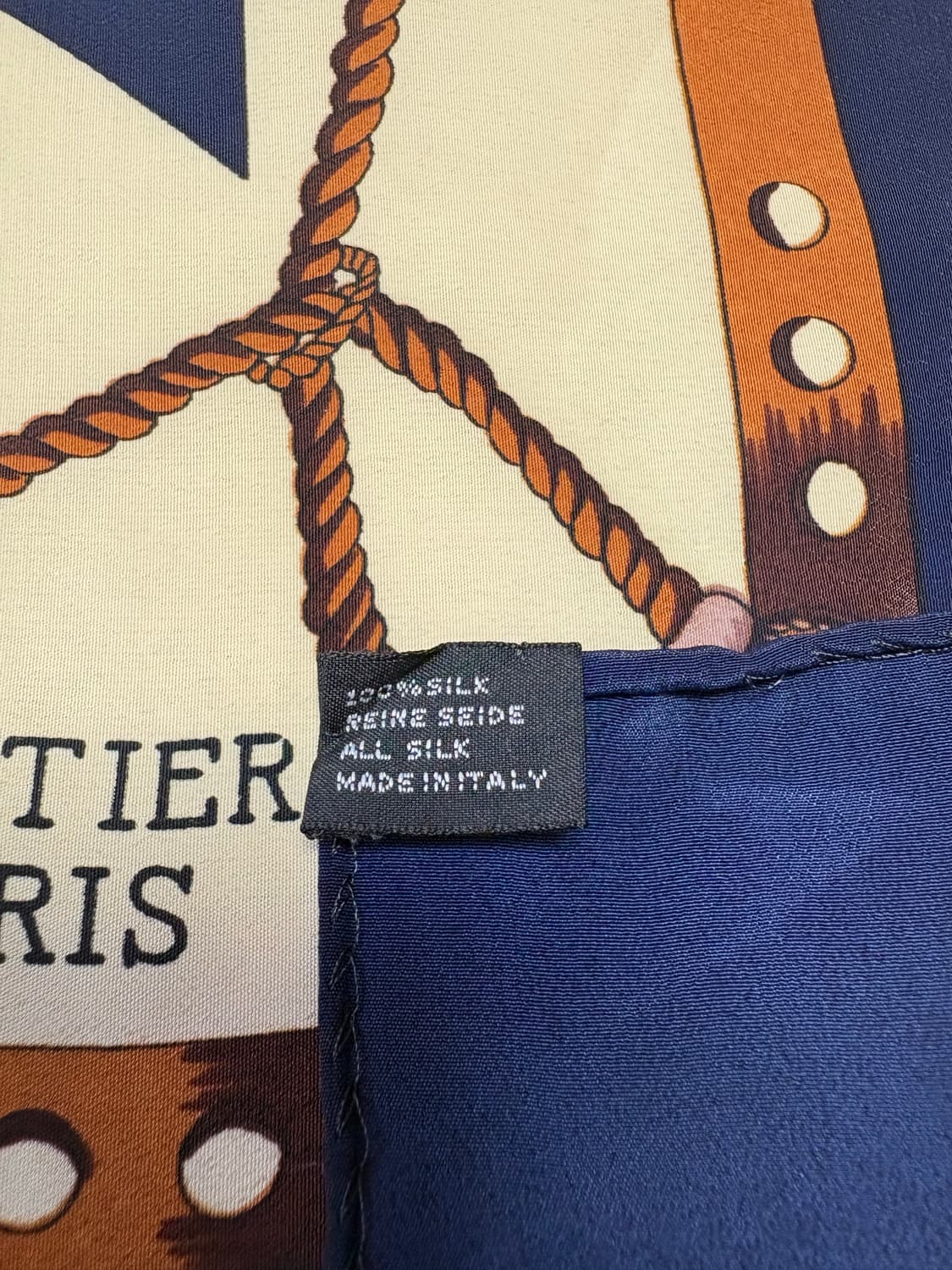 까르띠에(Cartier) 빈티지 더블C 로고 실크 스카프 상품이미지3