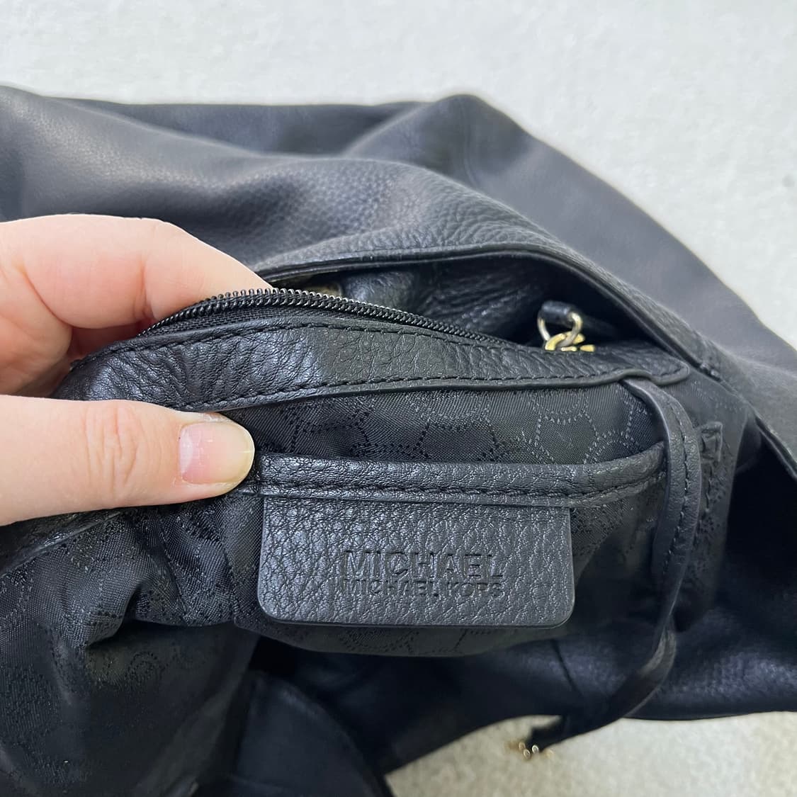 실측확인 마이클코어스 여성 숄더백 0409M 상품이미지4