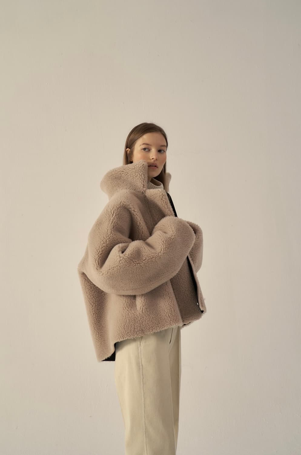 파사드패턴 램스울 리버시블 숏 무스탕/블랙 상품이미지2