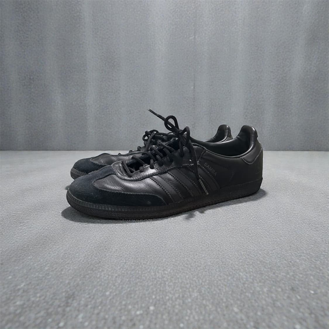아디다스 x 퍼렐 월리엄스 삼바 블랙 퓨처 판매합니다 상품이미지1