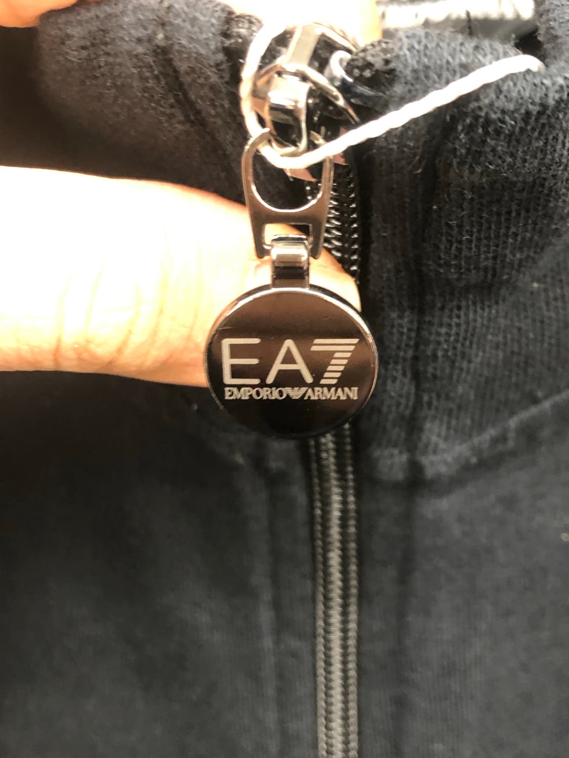 엠포리오 아르마니 숄더 로고 집업 상품이미지4