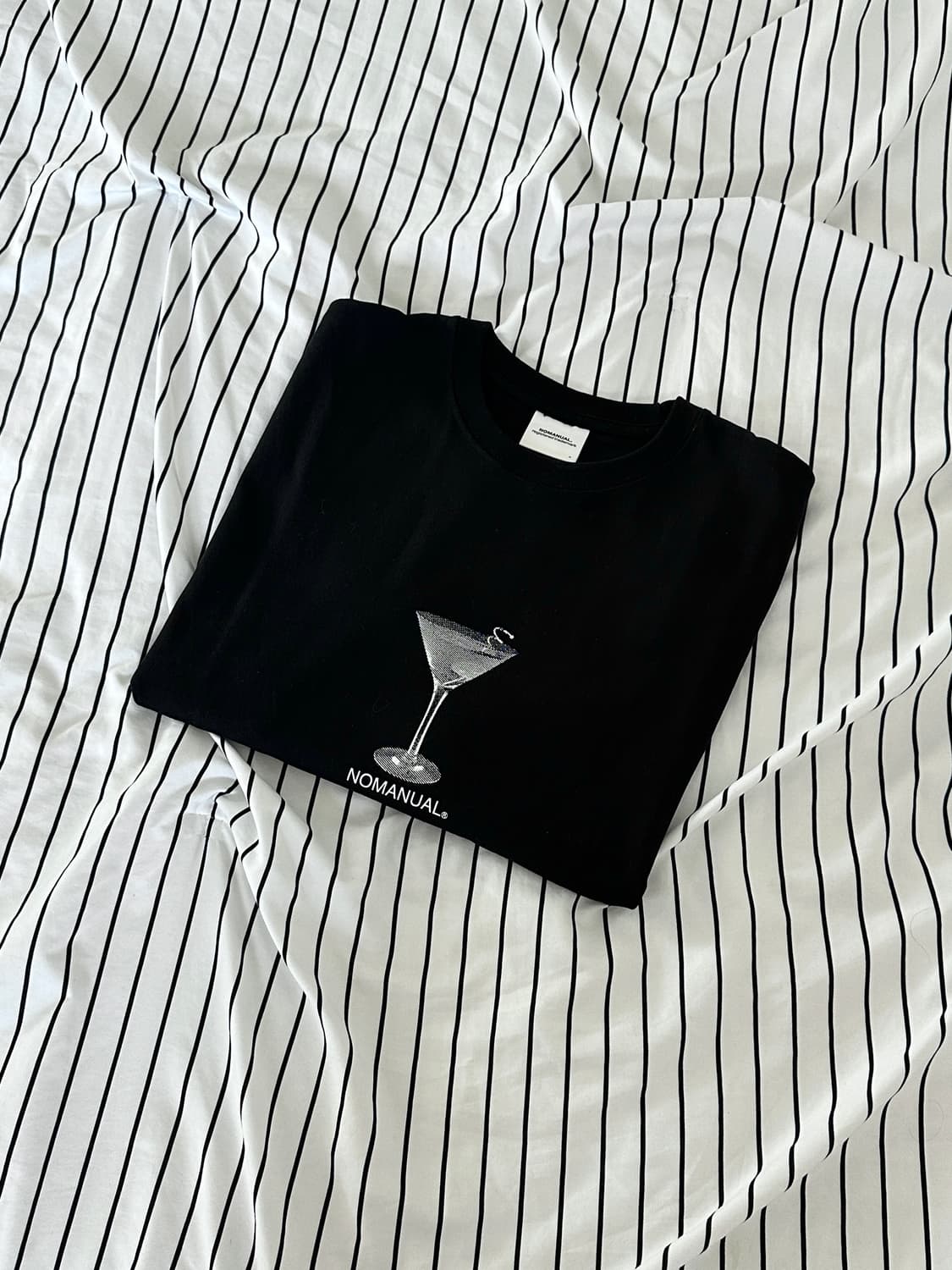 노매뉴얼 칵테일 프린팅 T-SHIRT - BLACK  상품이미지1