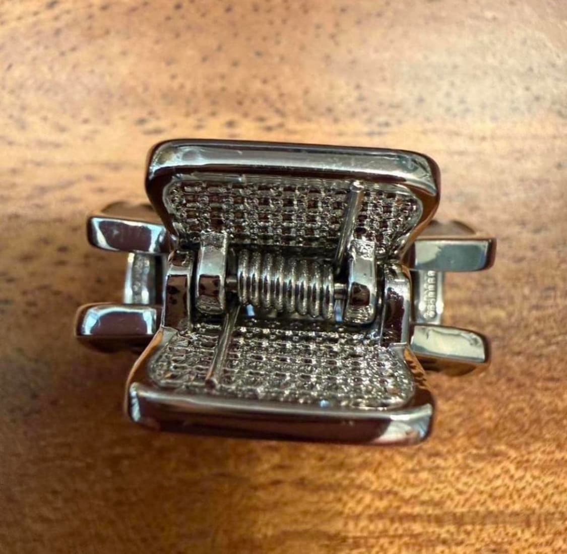 비비안웨스트우드 실버 메탈 헤어클립 상품이미지3