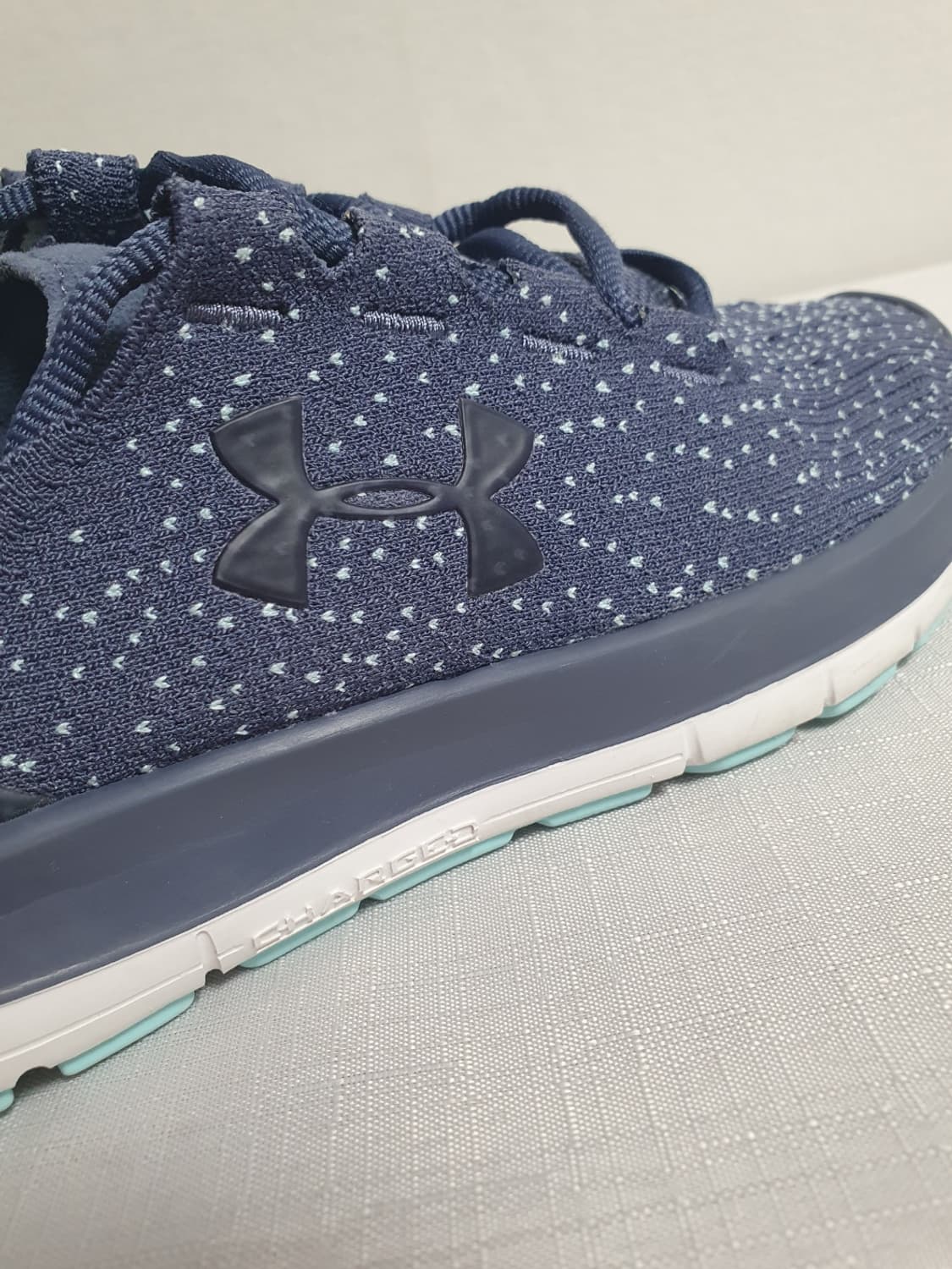 택포 235mm 언더아머 러닝화 UA 차지드 인디고 펄 운동화 상품이미지9