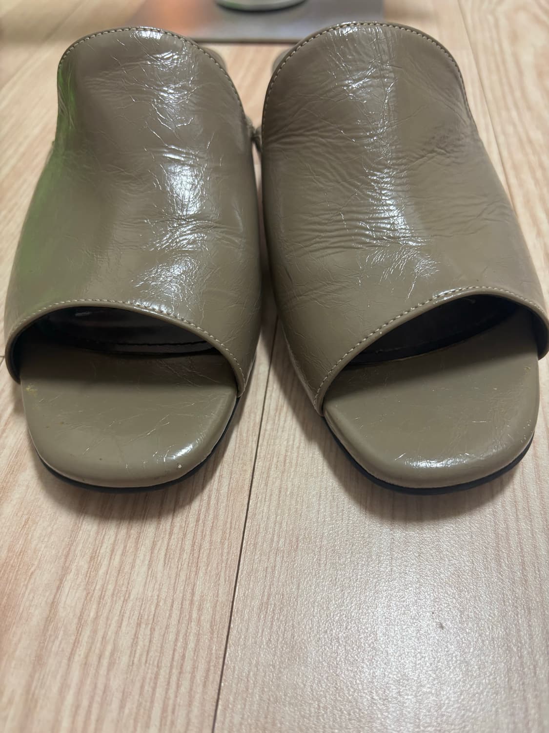 [세라 SAERA] 토오픈 소가죽 샌들 (카키 / 235) 상품이미지3