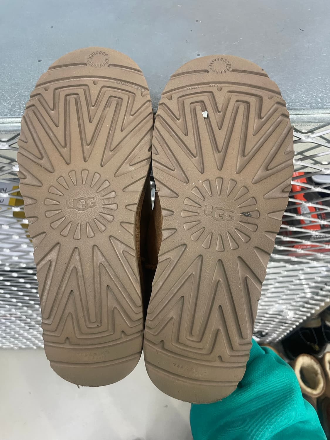 어그 클래식 마이크로 240 상품이미지6