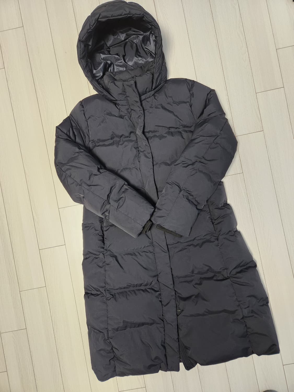 유니클로 덕다운 여성 롱패딩 사이즈L

지퍼 사용감 외에 오염하자없이 깨 상품이미지1