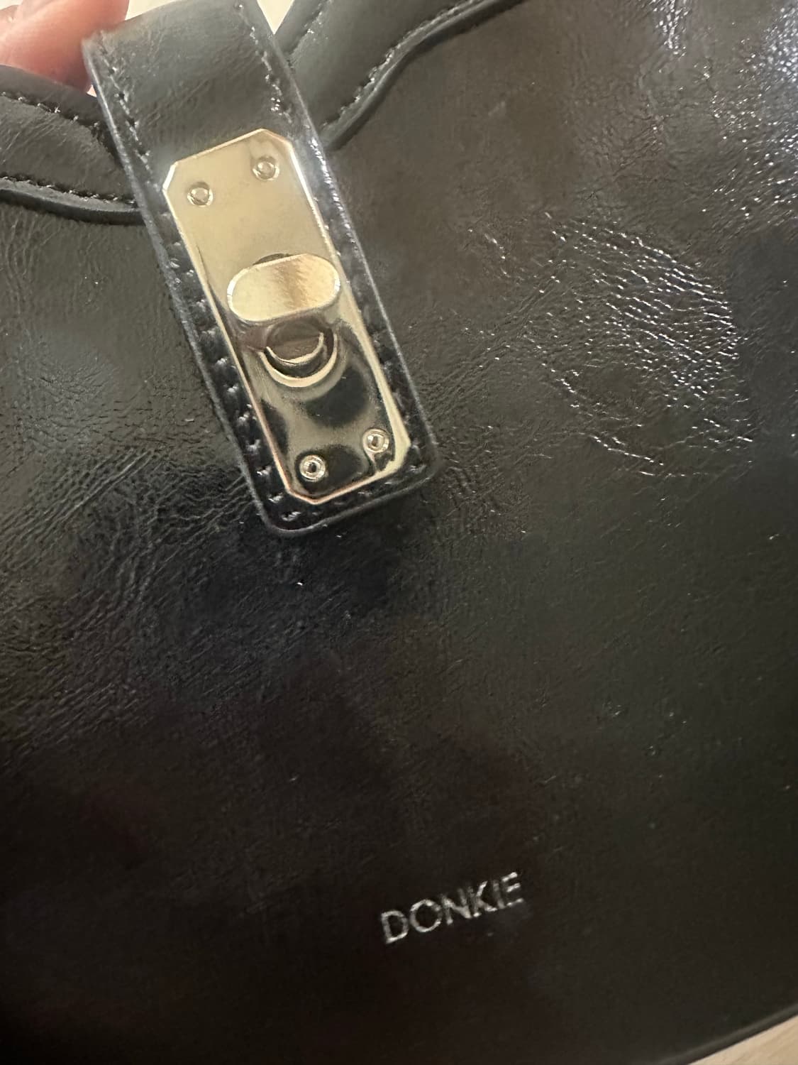 Donkie(돈키) 티아 블랙 숄더백 상품이미지6