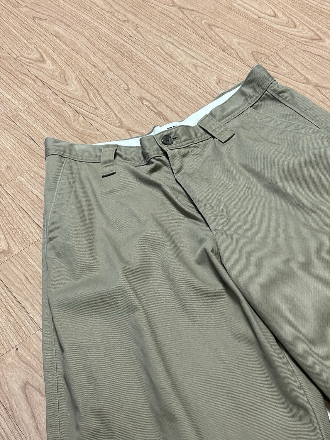 [2회착] 유니클로 U라인 유메르 와이드핏 치노팬츠(베이지카키/79) 상품이미지6