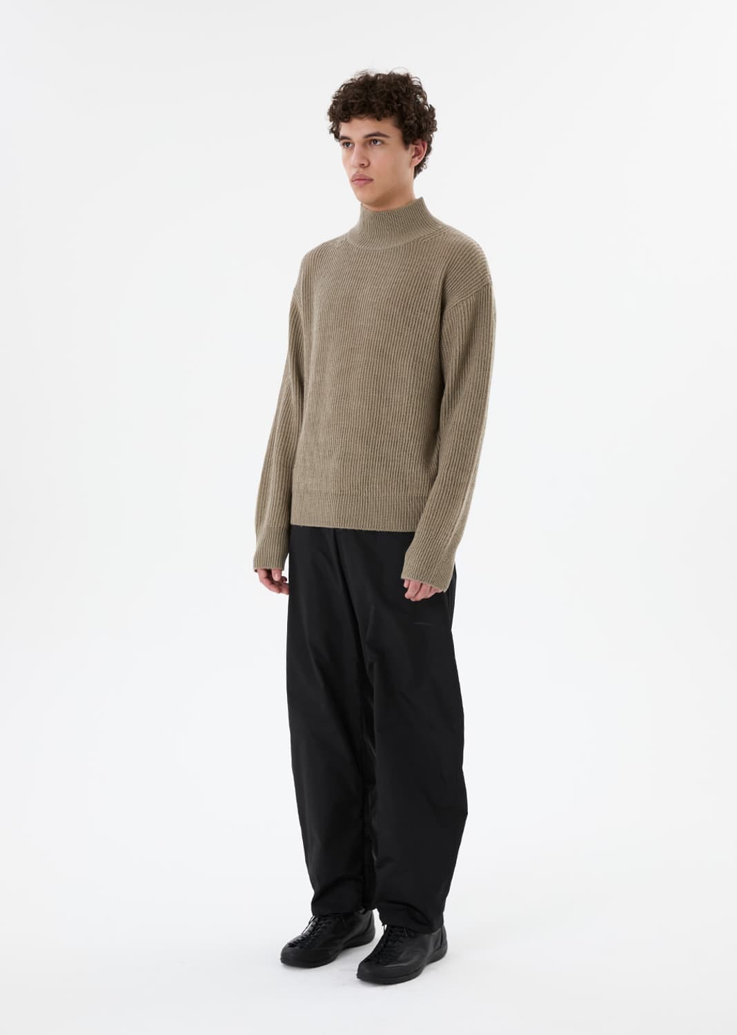 아모멘토 타프타 커브드 팬츠 판매 상품이미지2