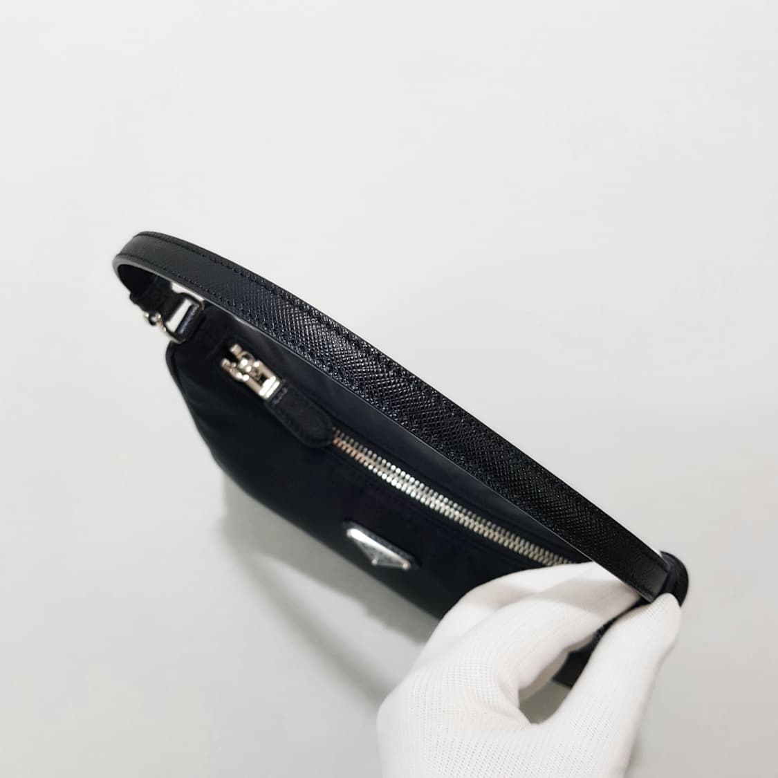 리뉴얼 새상품! 프라다 리에디션 2005 리나일론 미니백 1N204X 상품이미지6