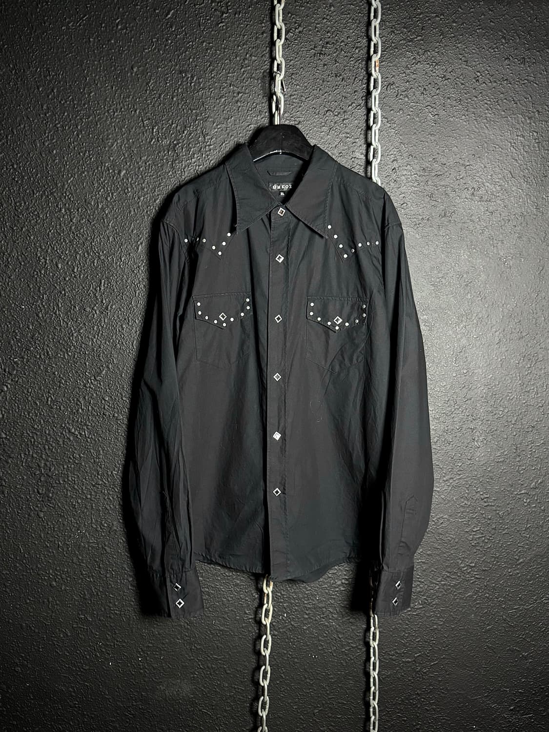 ΩMKΩΣ – Studded Black Western Shirt  블랙  상품이미지1