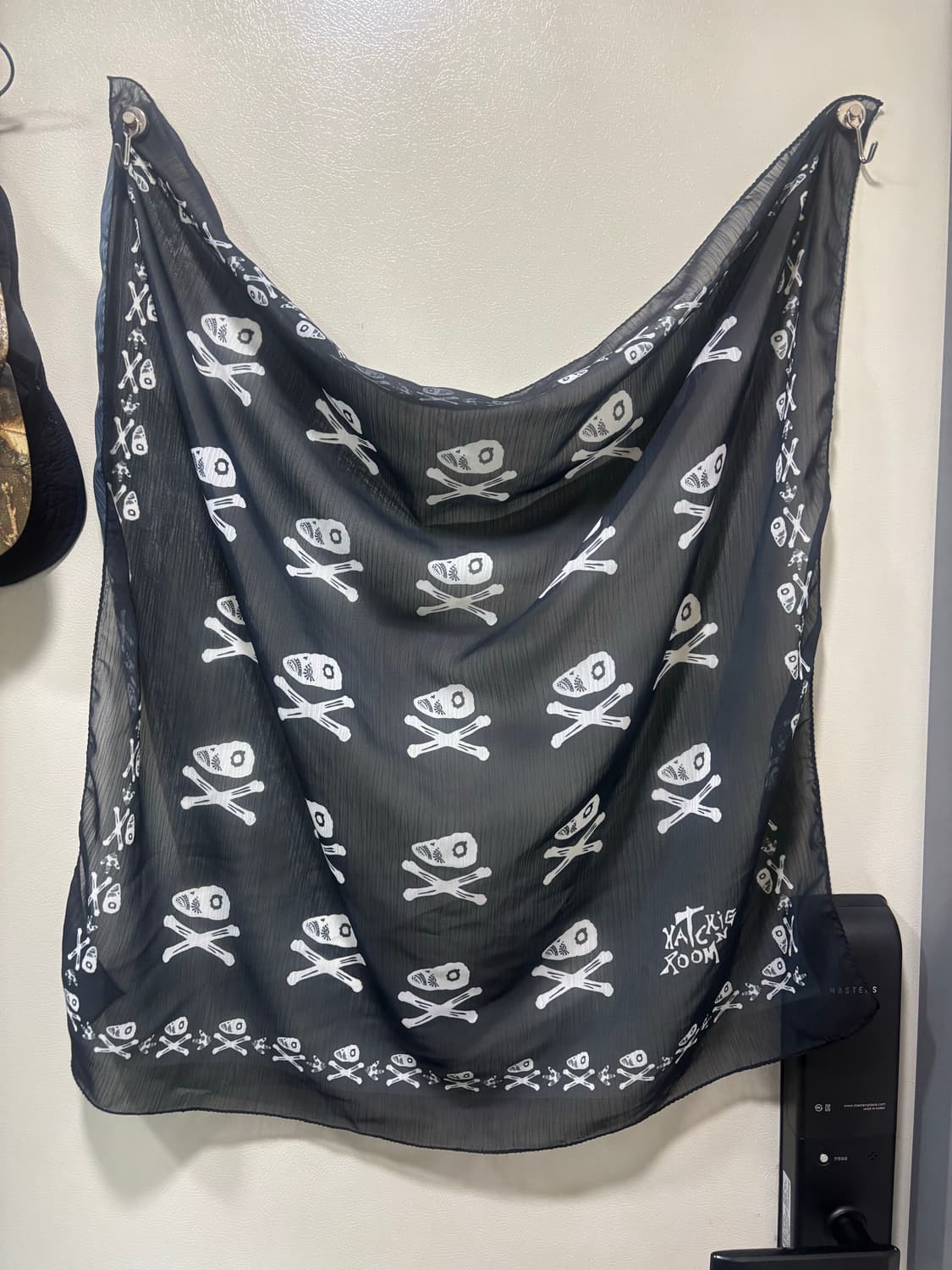 Hatching Room Scarf 상품이미지1