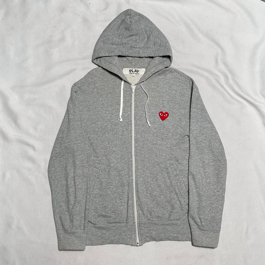 L 꼼데가르송 레드하트와펜 그레이 후드집업 상품이미지2