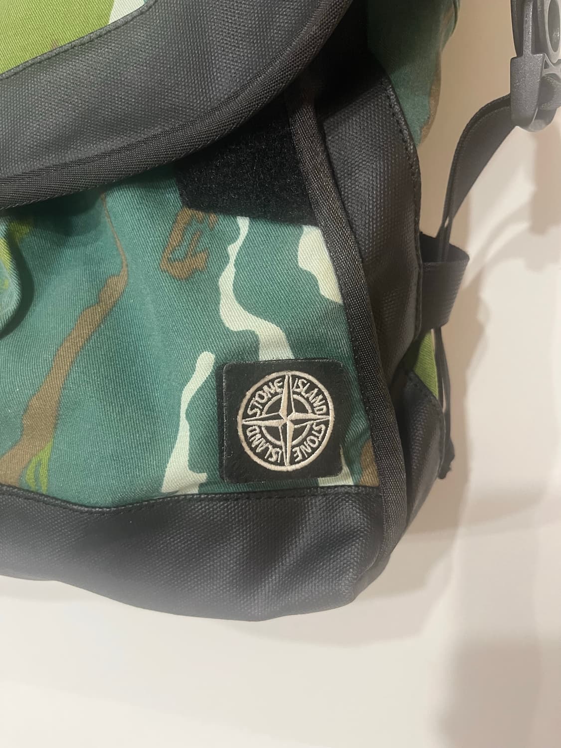 스톤아일랜드 빅 크로스백 상품이미지2