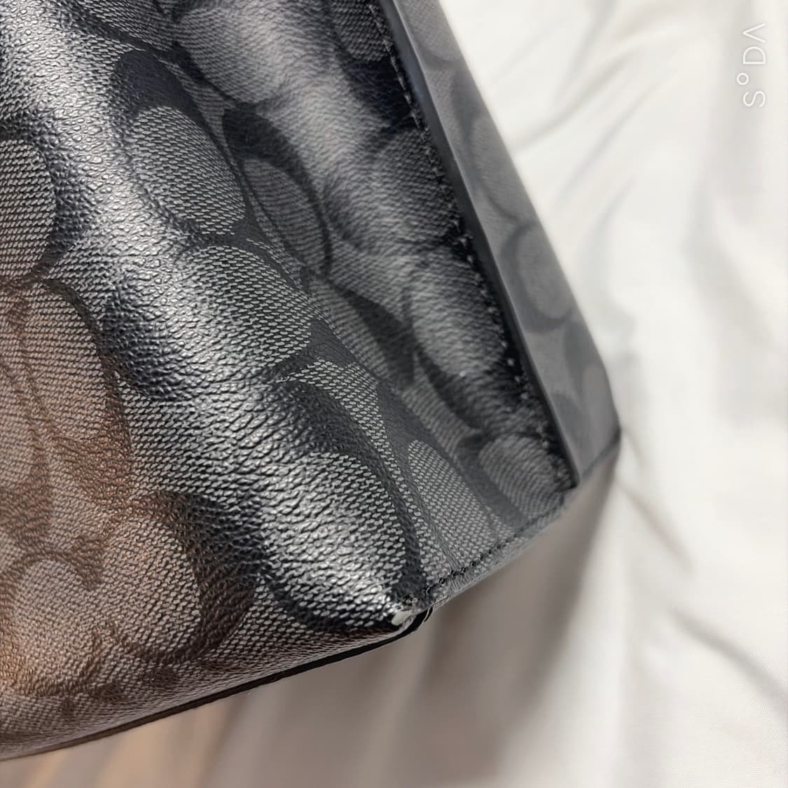 코치 시그니처 블랙 숄더백 상품이미지5