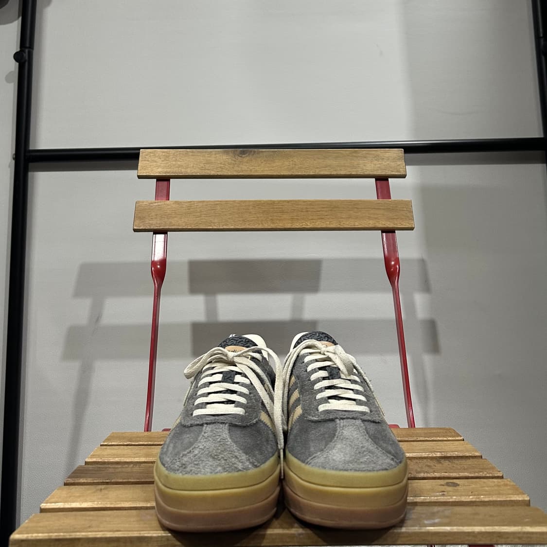 240) 아디다스 운동화 여성 여자 신발 가젤 볼드 그레이 식스 매직  상품이미지2