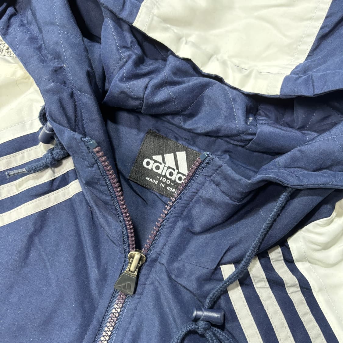 아디다스 90s 네이비 화이트 누빔 점퍼 (100) 상품이미지3