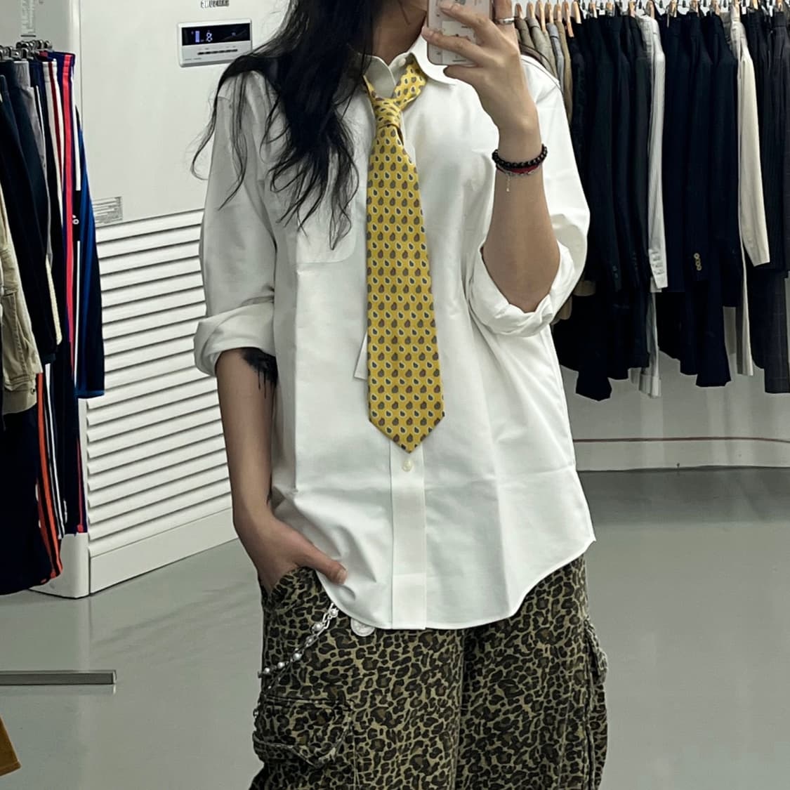 버버리 넥타이 골드 상품이미지2