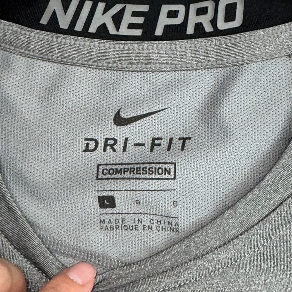 NIKE 프로 드라이핏 컴프레션 티 L 상품이미지3