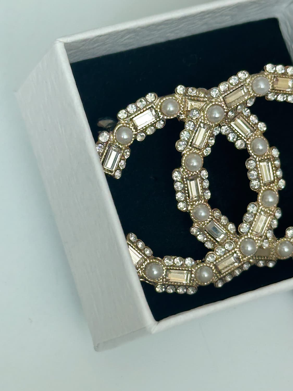 샤넬 실버 스퀘어 진주 업사이클링 브로치 상품이미지4